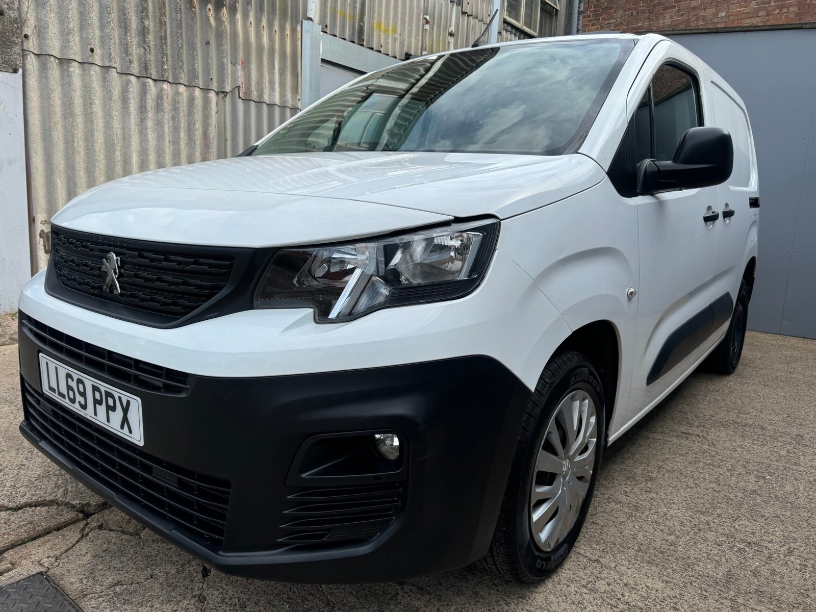 
								Peugeot Partner Professional 1.5HDi 2019/69 full									