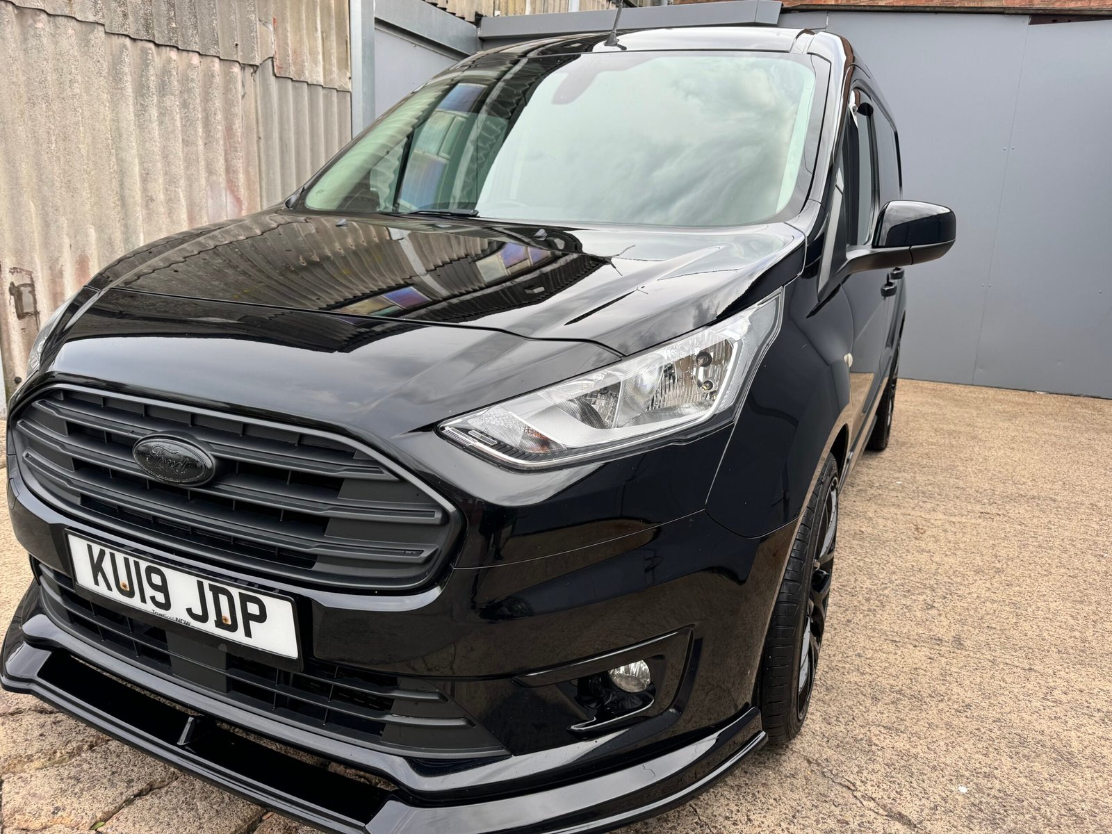 
								Ford Transit Connect Limited 1.5 Sport 2019/69  SOLD full									