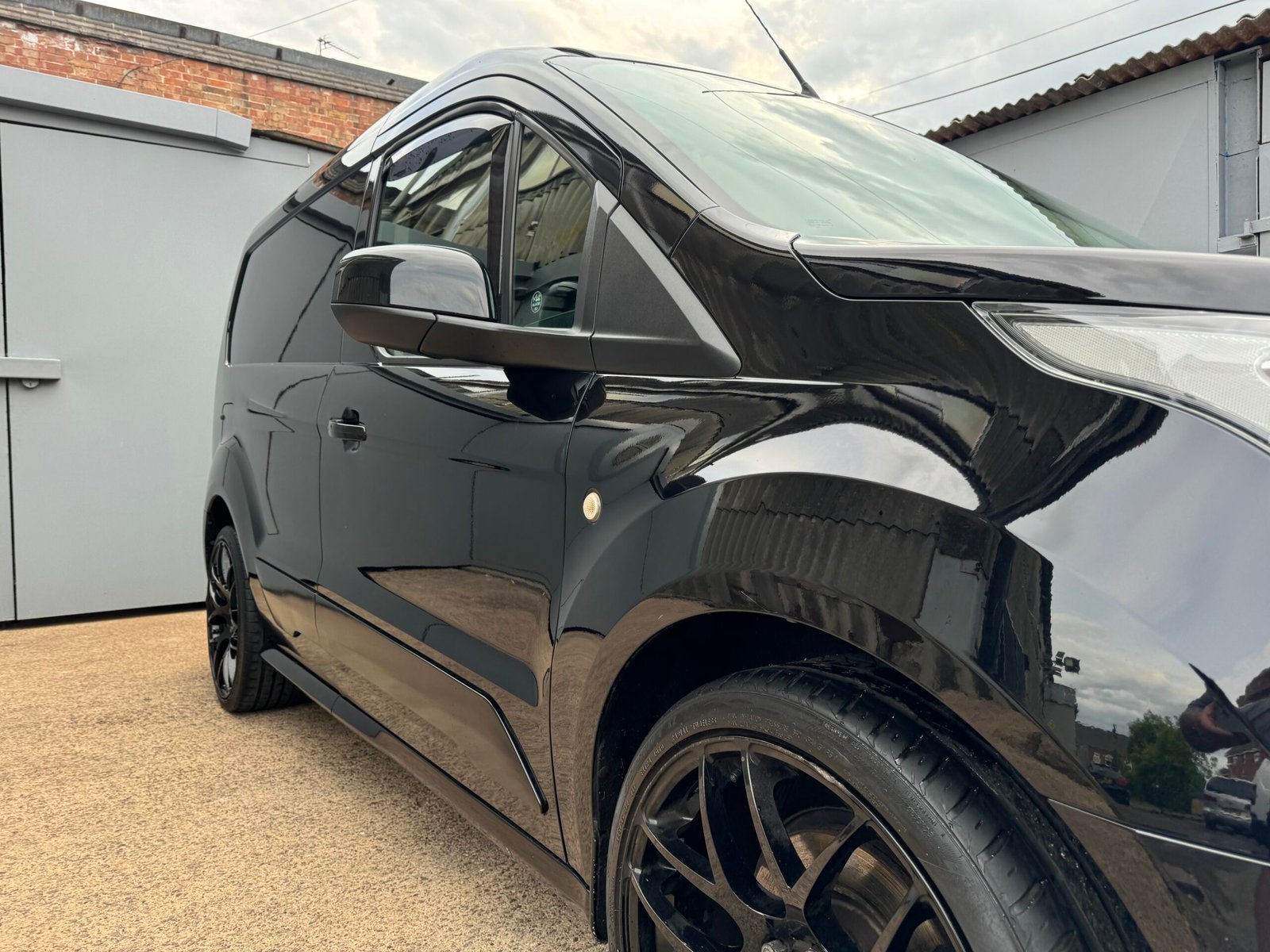 
								Ford Transit Connect Limited 1.5 Sport 2019/69  SOLD full									