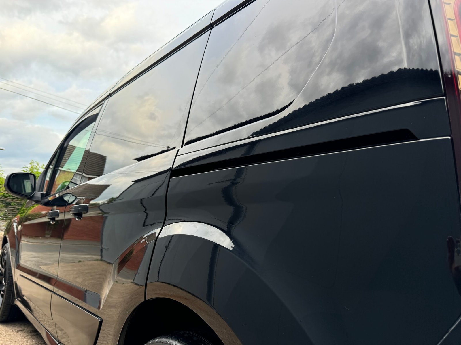 
								Ford Transit Connect Limited 1.5 Sport 2019/69  SOLD full									