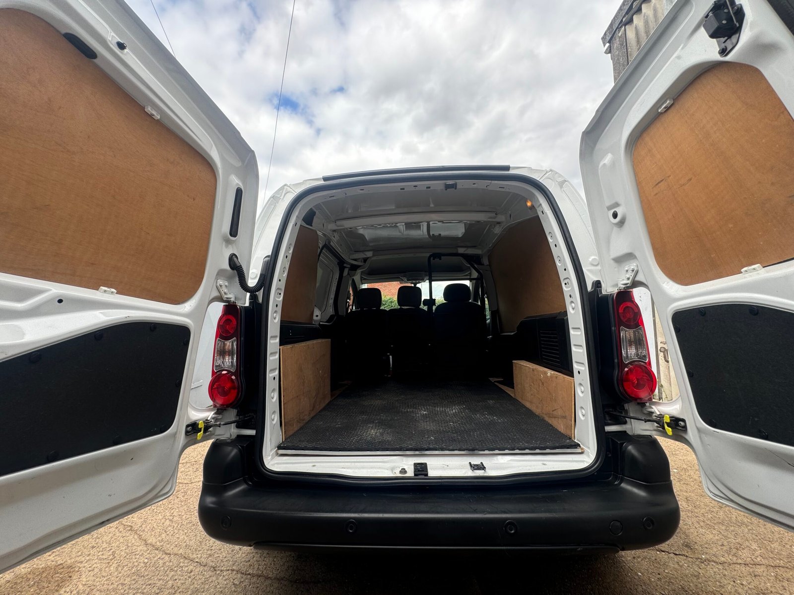 
								Citroen Berlingo Enterprise 1.6HDi 2015/65 full									