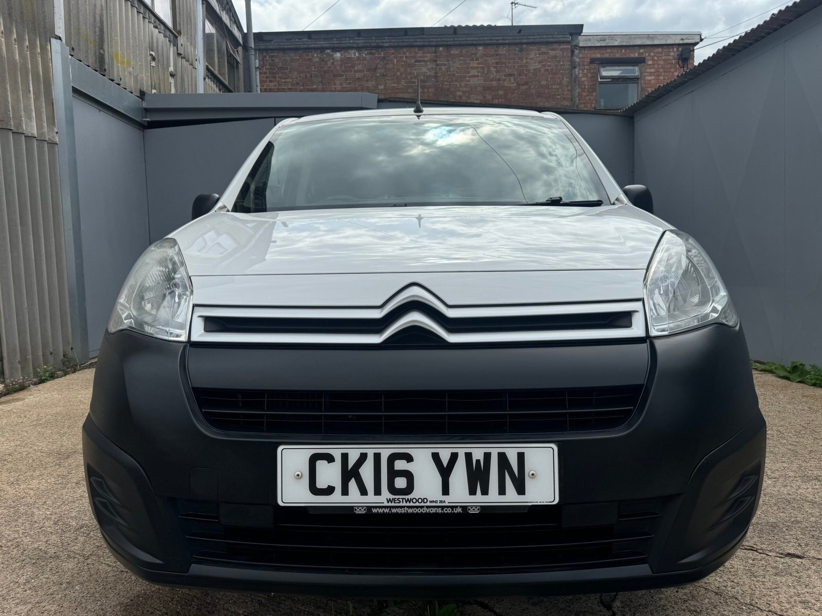 
								Citroen Berlingo Enterprise 1.6HDi 2015/65 full									
